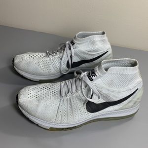 NIKE Men’s Nike Run fast  running sneaker size 12